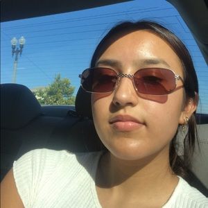 Meet your Posher, Vida